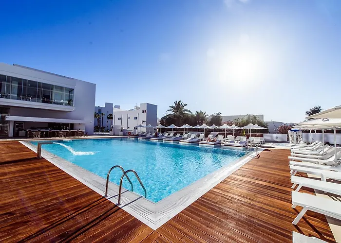 Eleana Hotel